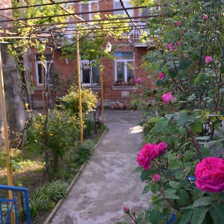 Friends House Kutaisi Exterior foto