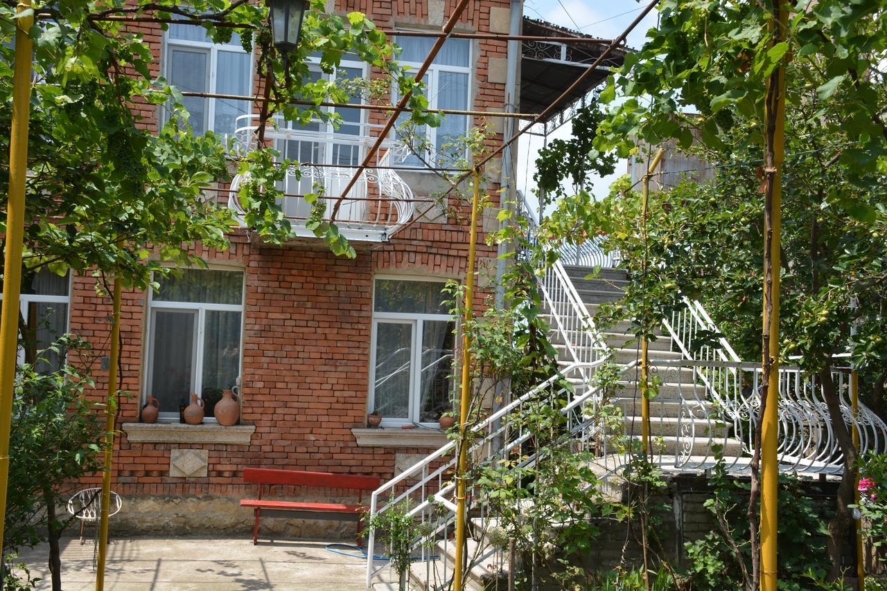 Friends House Kutaisi Exterior foto