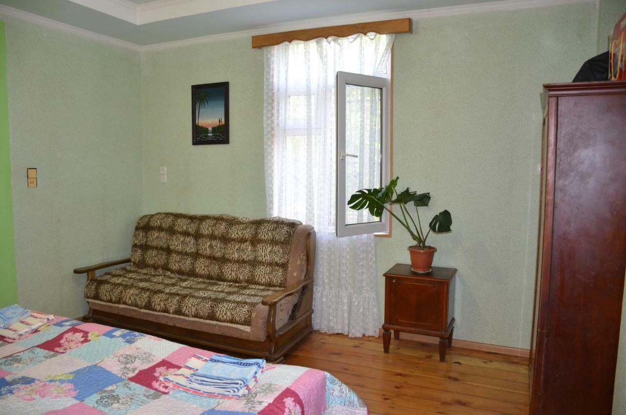 Friends House Kutaisi Exterior foto