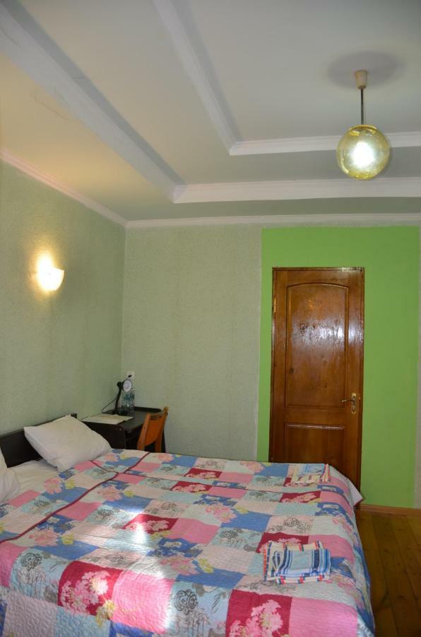 Friends House Kutaisi Exterior foto