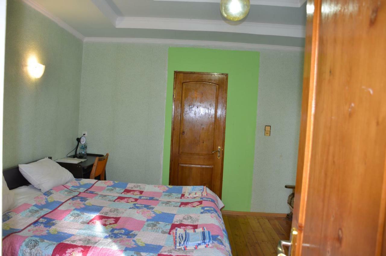 Friends House Kutaisi Exterior foto